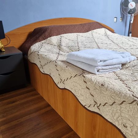 Penthouse Apartament 2 Floors, 2 Bedroom , 2 Bath, 120 Sqm , Inside Yard Parking คลูจ-นาโปกา ภายนอก รูปภาพ