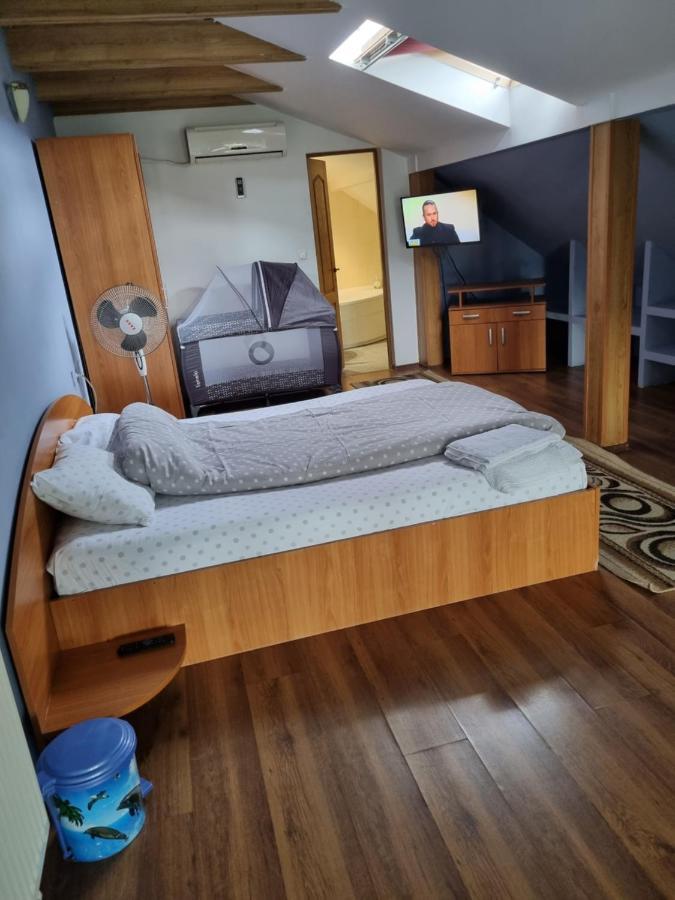 Penthouse Apartament 2 Floors, 2 Bedroom , 2 Bath, 120 Sqm , Inside Yard Parking คลูจ-นาโปกา ภายนอก รูปภาพ
